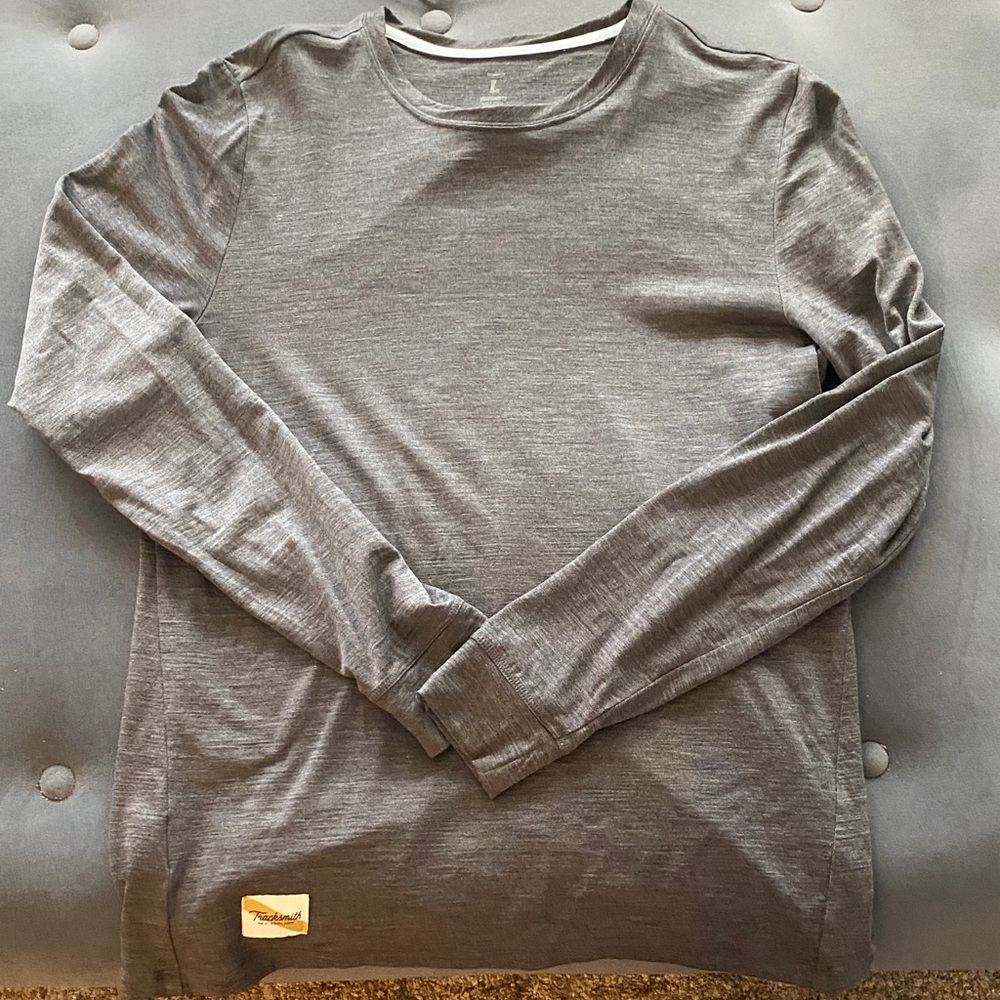 Tracksmith EUC Size Large Women’s Grey Harrier Long Sleeve
